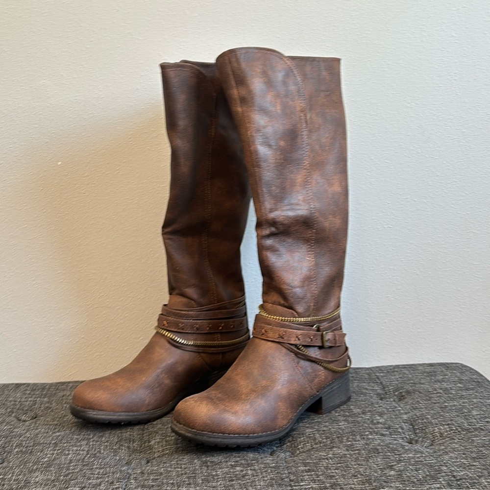 Women’s Knee high brown boots SO size 9